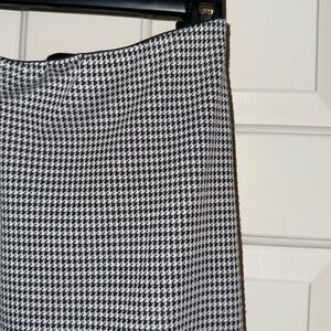 Houndstooth Black and White Stretch Business Casual Pant